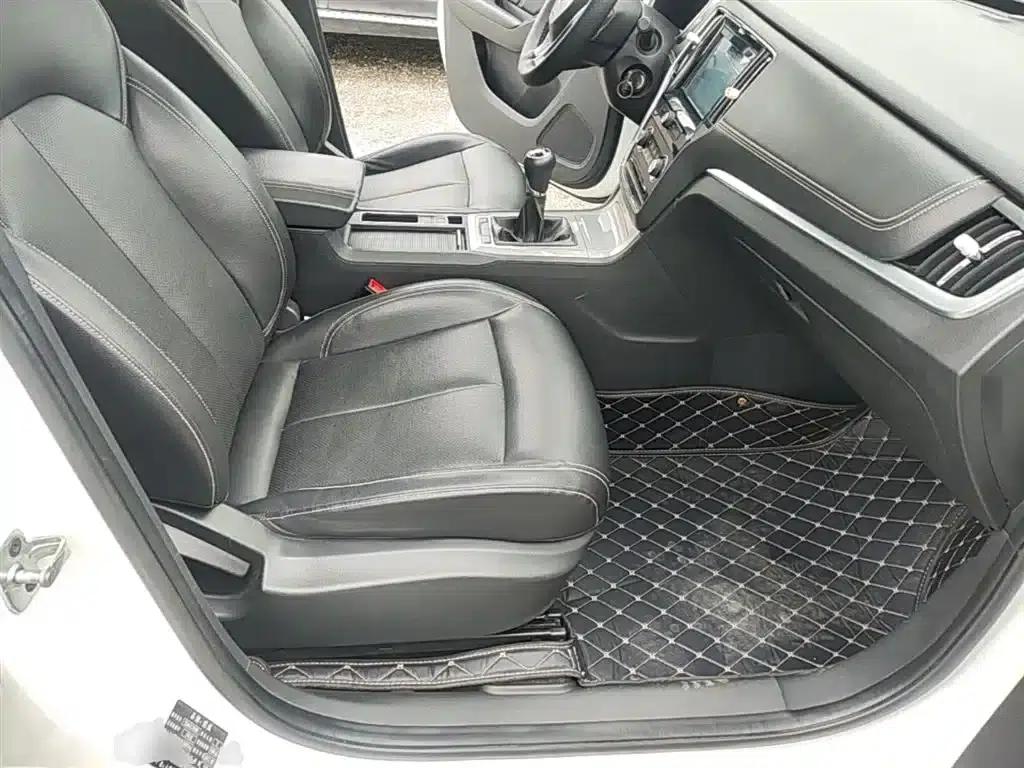 Roewe RX5 2016 20T 2WD Manual Flagship Edition — миниатюра 25