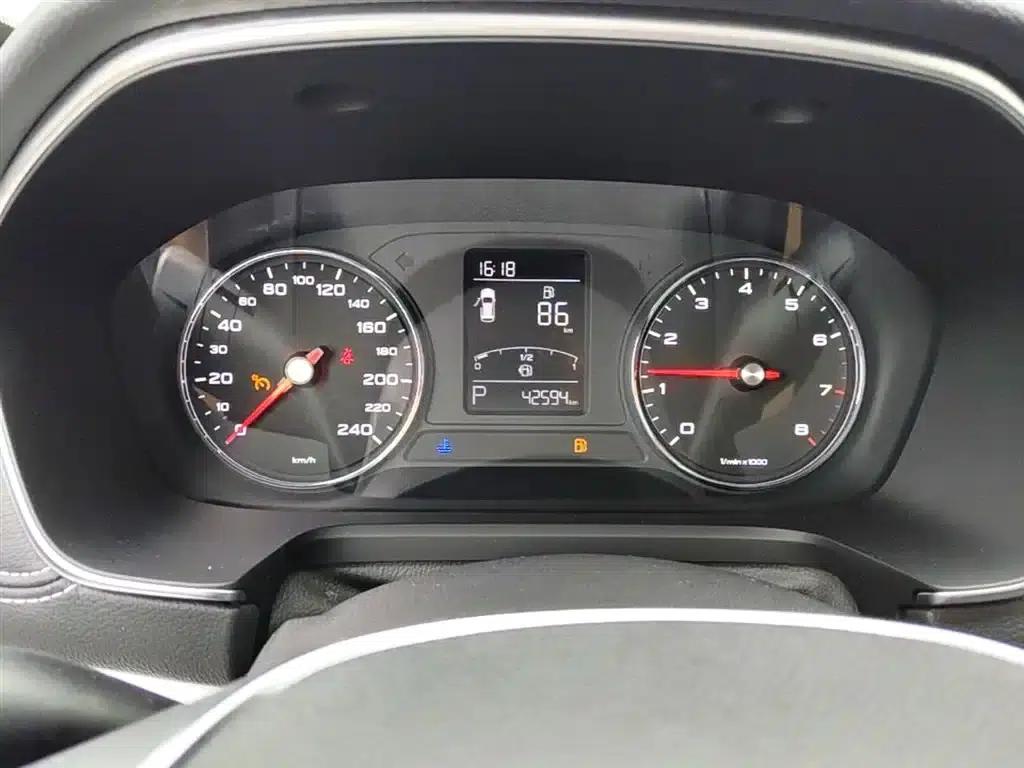 Roewe RX5 2020 20T Automatic 4G Connected Super Flagship Edition — миниатюра 12