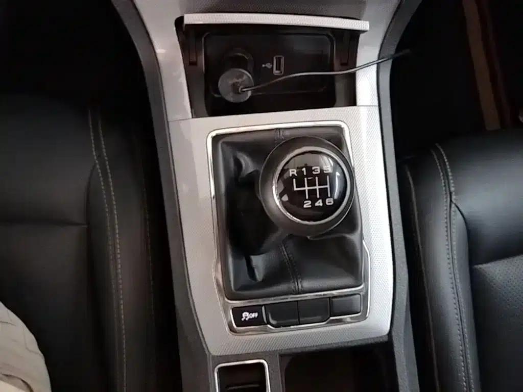 Roewe RX5 2019 20T 2WD Manual 4G Connected Platinum Edition — миниатюра 14
