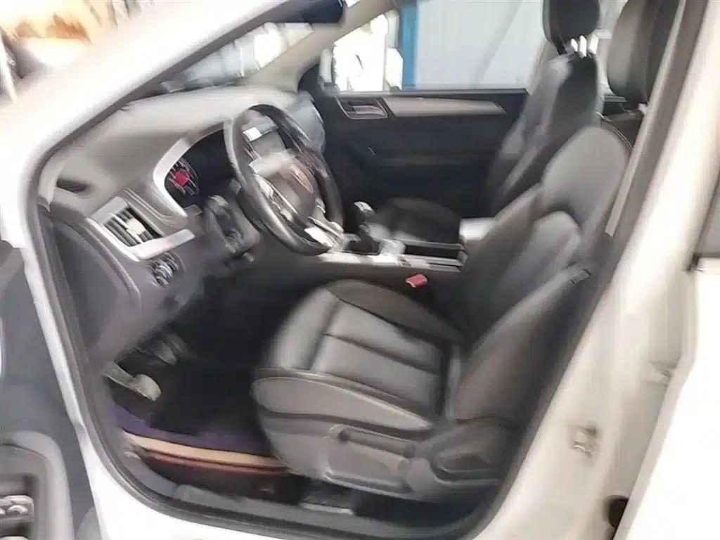 Roewe RX5 2019 20T 2WD Manual 4G Connected Platinum Edition — миниатюра 15