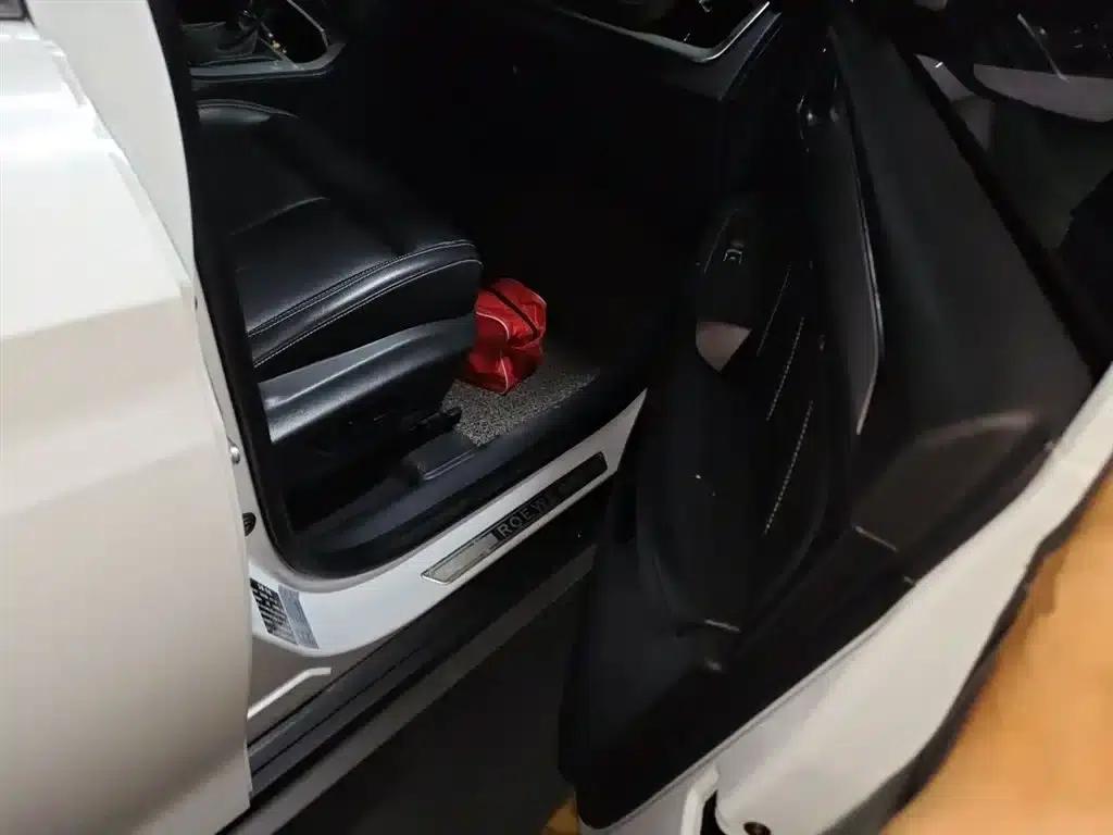 Roewe RX5 2016 20T Two-Wheel Drive Automatic Internet Smart Edition — миниатюра 19
