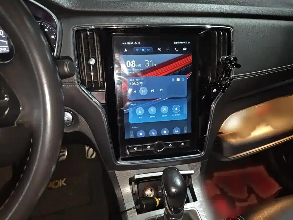 Roewe RX5 2016 20T Two-Wheel Drive Automatic Internet Smart Edition — миниатюра 6