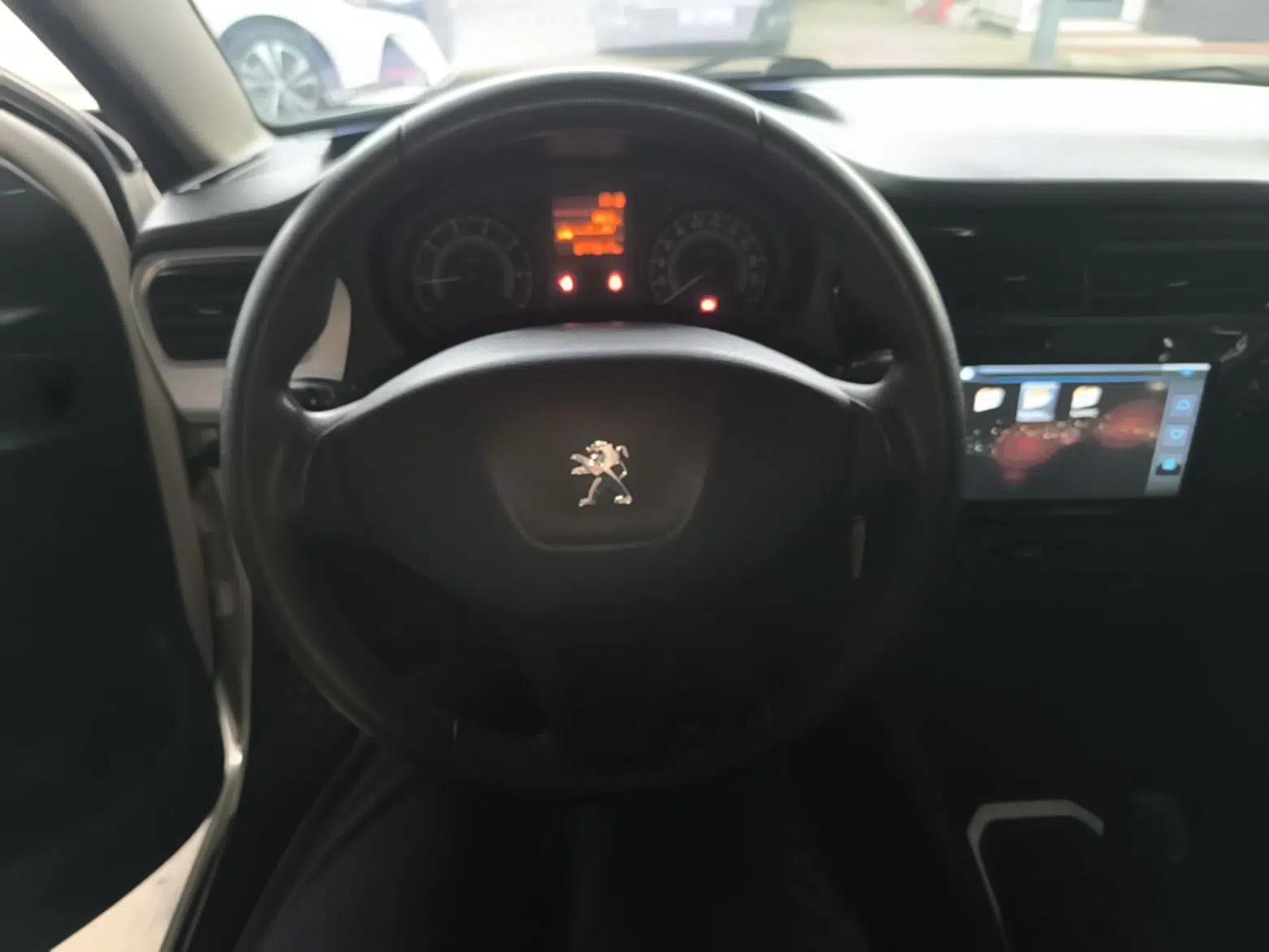 Peugeot 301 2016 1.6L Manual Comfort Edition — миниатюра 14
