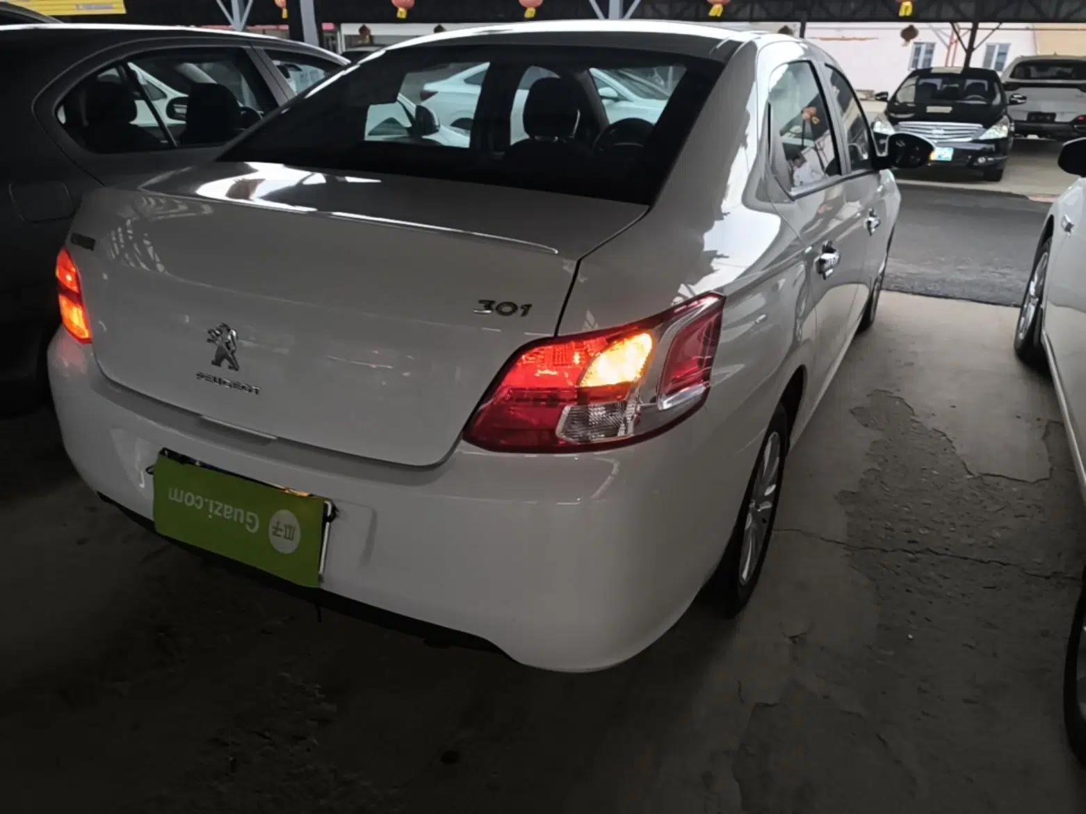 Peugeot 301 2016 1.6L Manual Comfort Edition — миниатюра 7