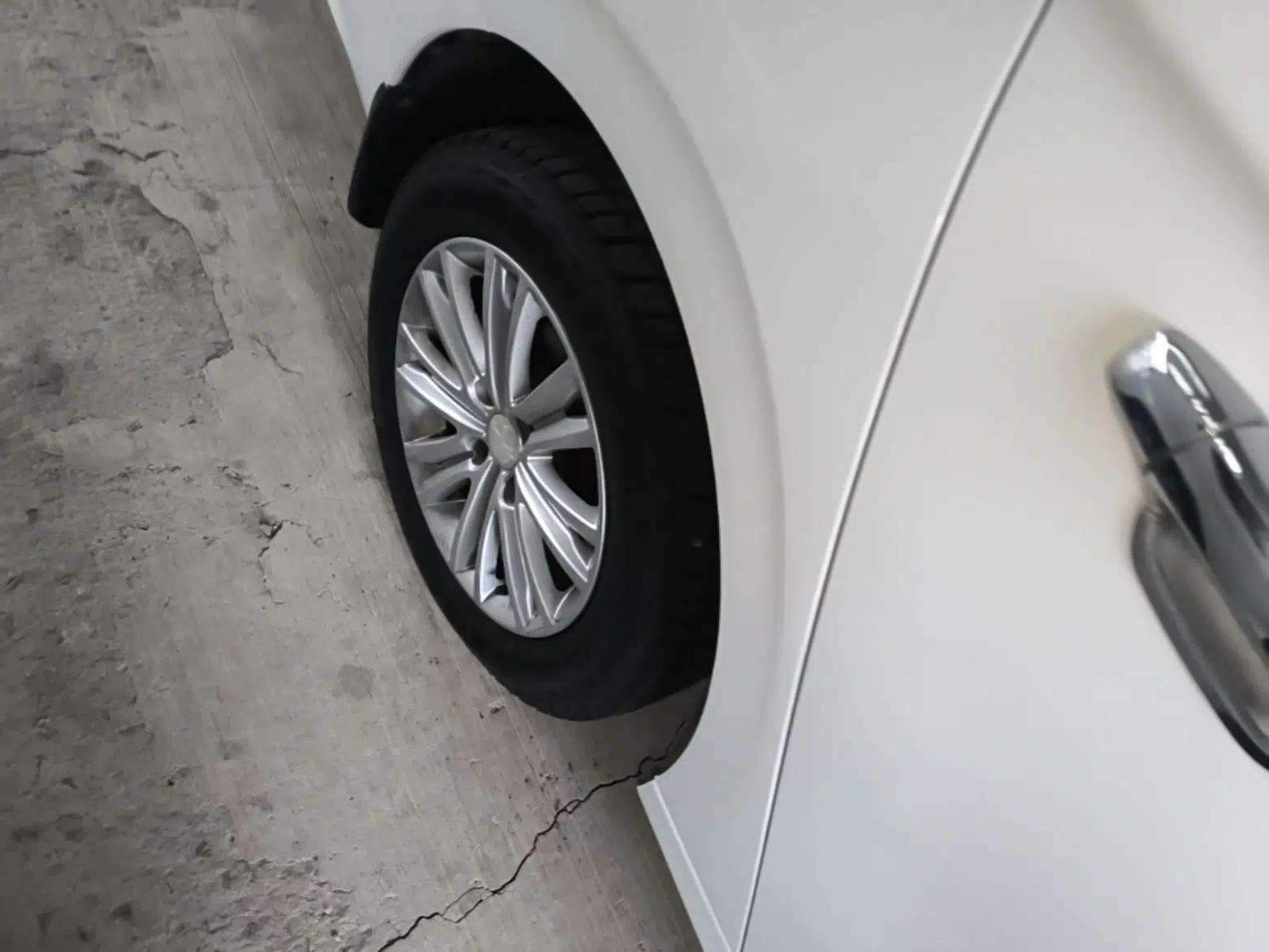 Peugeot 301 2016 1.6L Manual Comfort Edition — миниатюра 10