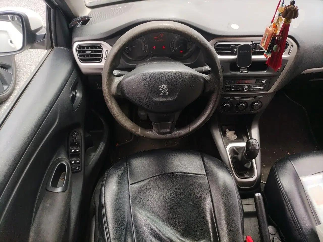 Peugeot 301 2016 1.6L Manual Comfort Edition — миниатюра 11