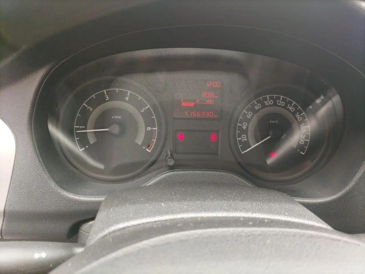 Peugeot 301 2016 1.6L Manual Comfort Edition — миниатюра 12