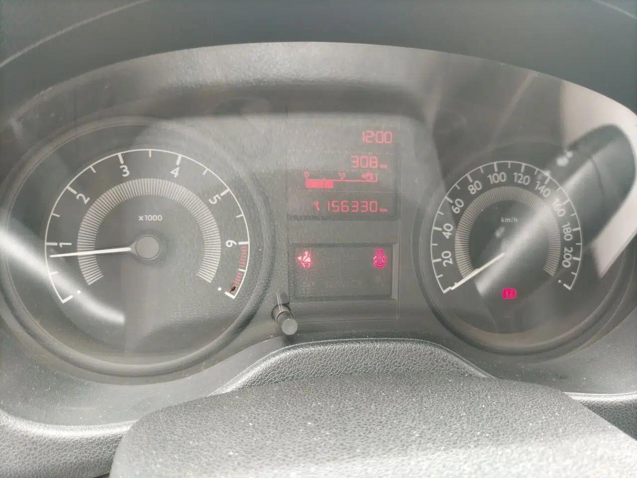 Peugeot 301 2016 1.6L Manual Comfort Edition — миниатюра 13