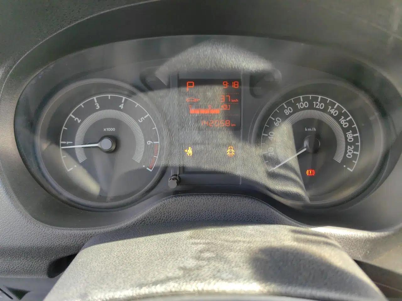 Peugeot 301 2016 1.6L Automatic Comfort Edition — миниатюра 12
