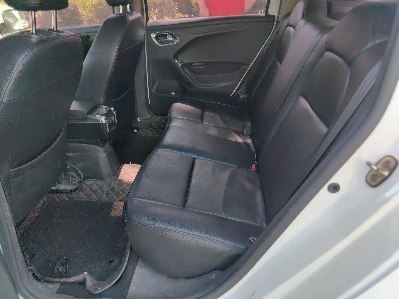 Peugeot 301 2016 1.6L Automatic Comfort Edition — миниатюра 18