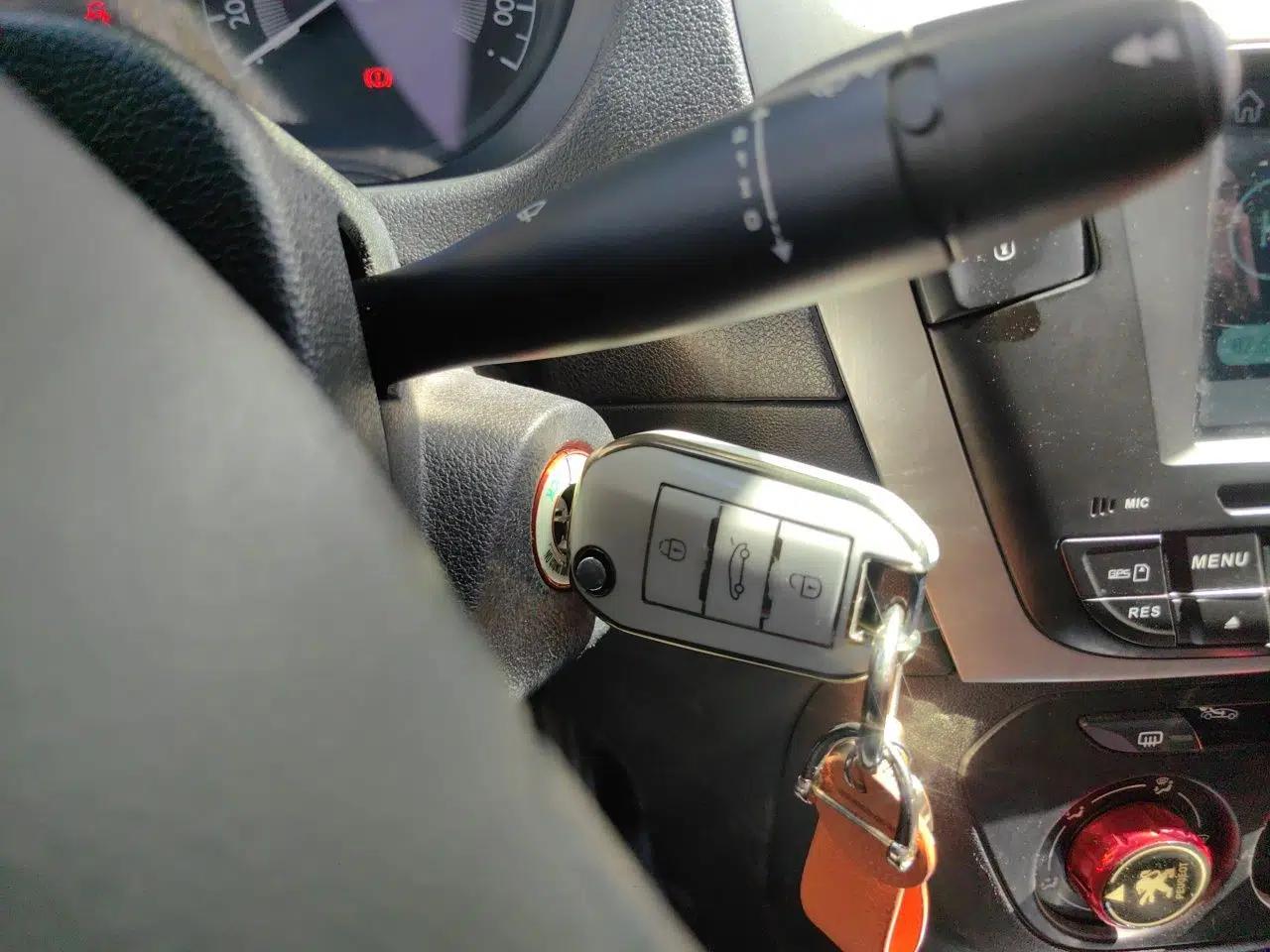 Peugeot 301 2016 1.6L Automatic Comfort Edition — миниатюра 9