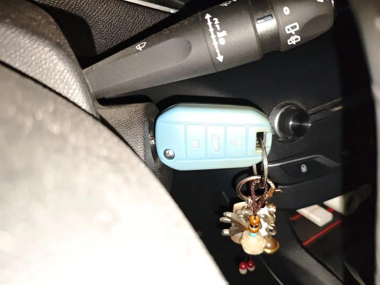 Peugeot 308S 2015 1.2T Automatic Jingchi Edition — миниатюра 9