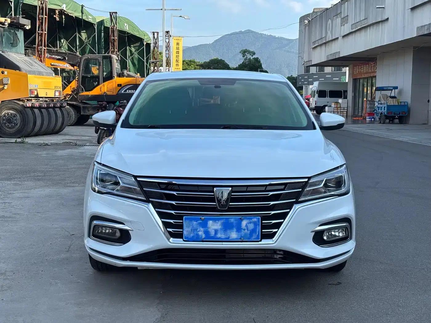 Roewe i5 2019 1.5L Automatic 4G Connected Langyue Edition — миниатюра 2