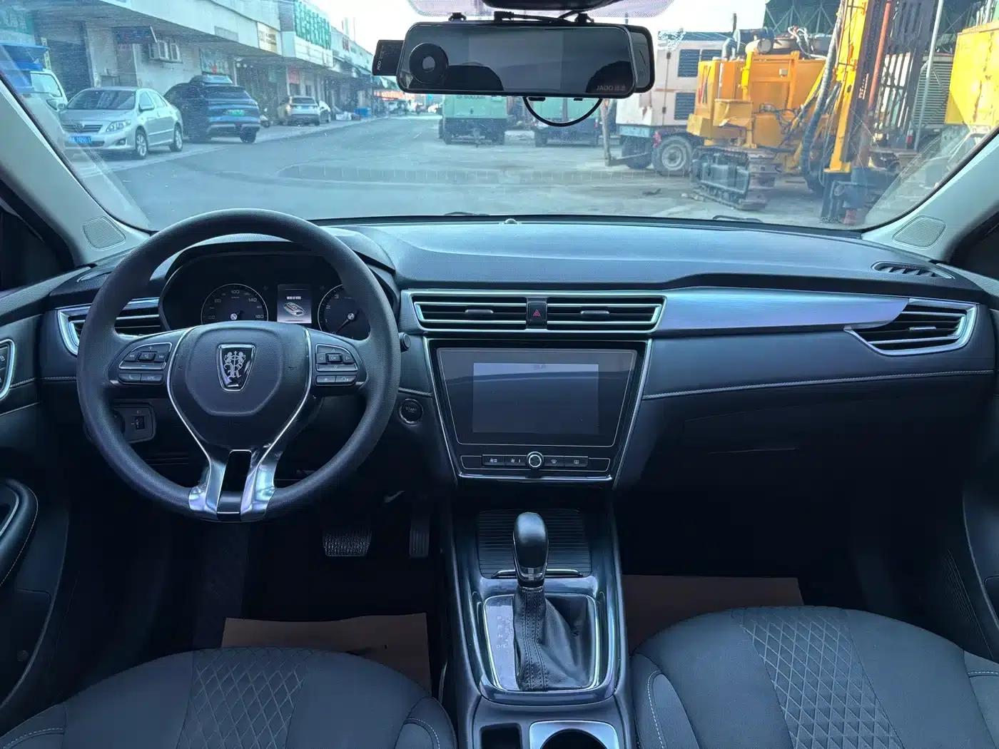 Roewe i5 2019 1.5L Automatic 4G Connected Langyue Edition — миниатюра 4