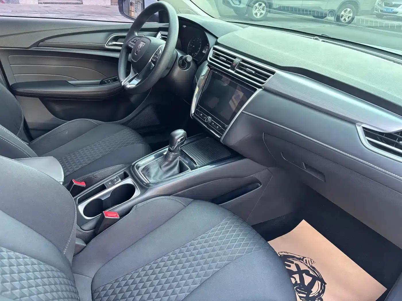 Roewe i5 2019 1.5L Automatic 4G Connected Langyue Edition — миниатюра 5