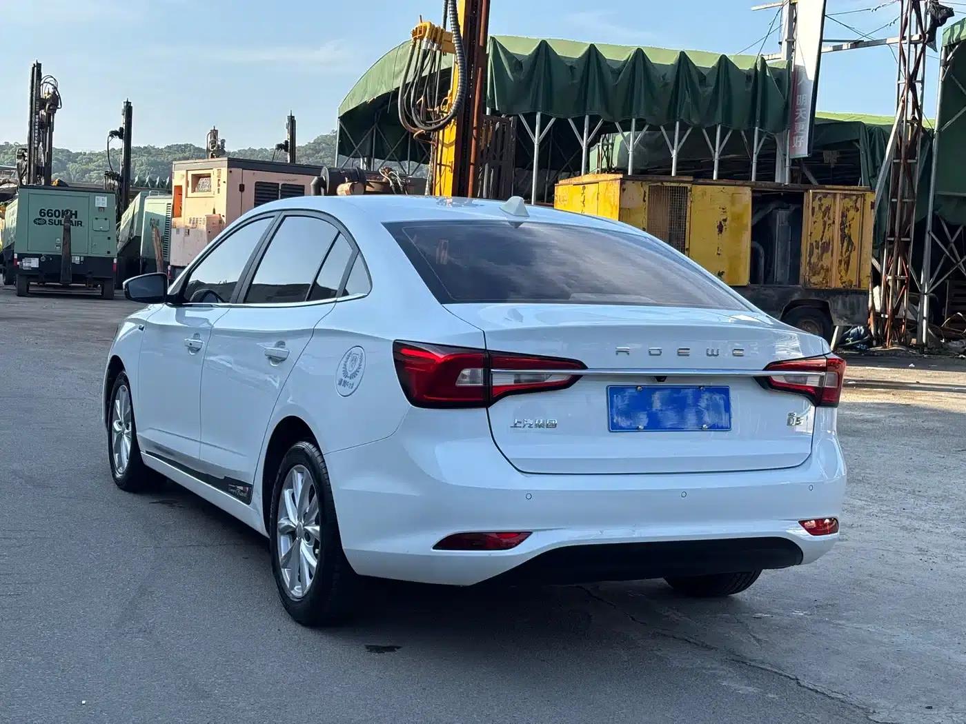 Roewe i5 2019 1.5L Automatic 4G Connected Langyue Edition — миниатюра 7