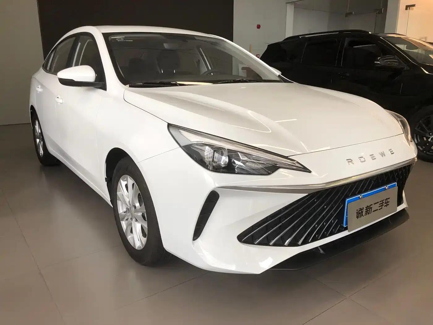 Roewe i5 2023 1.5L CVT Luxury Edition — миниатюра 2