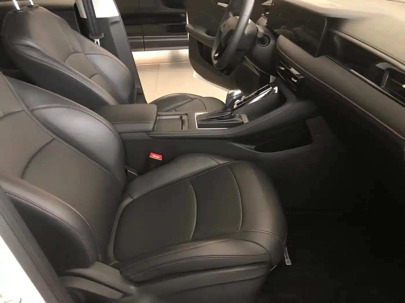 Roewe i5 2023 1.5L CVT Luxury Edition — миниатюра 10
