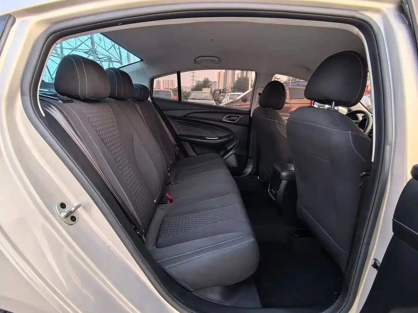 Roewe i5 2020 1.5L Manual 4G Connected Leading Edition — миниатюра 13