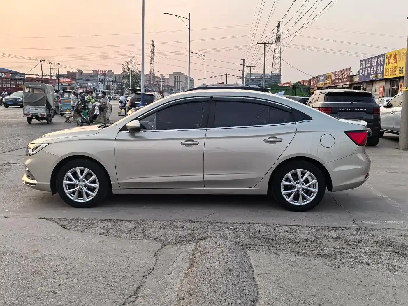 Roewe i5 2020 1.5L Manual 4G Connected Leading Edition — миниатюра 7