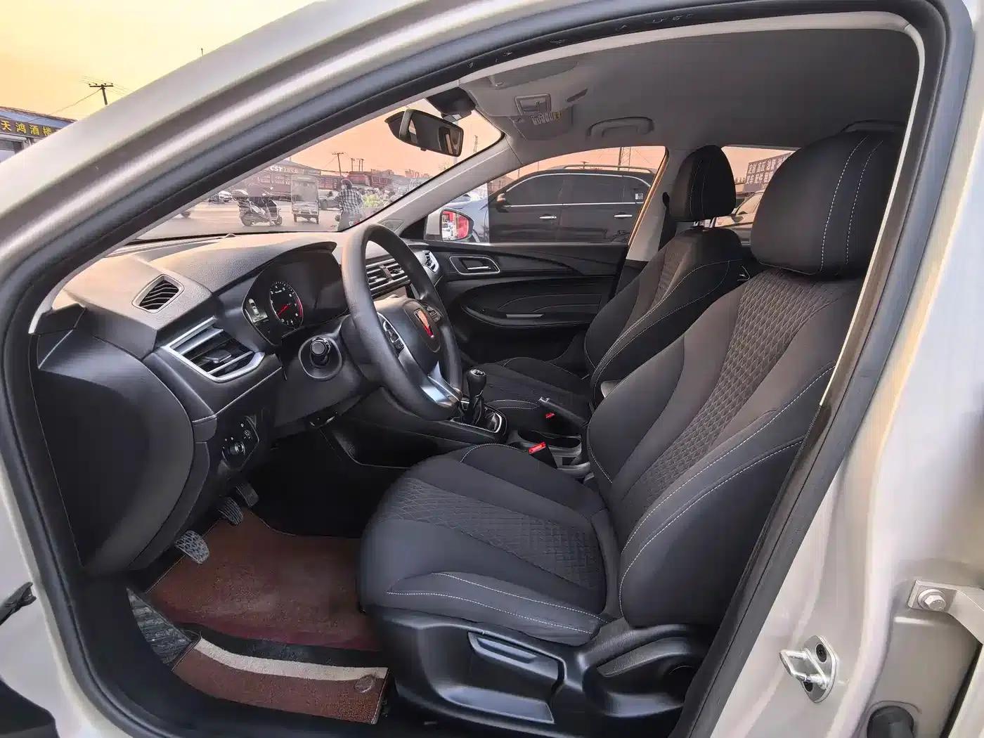Roewe i5 2020 1.5L Manual 4G Connected Leading Edition — миниатюра 8