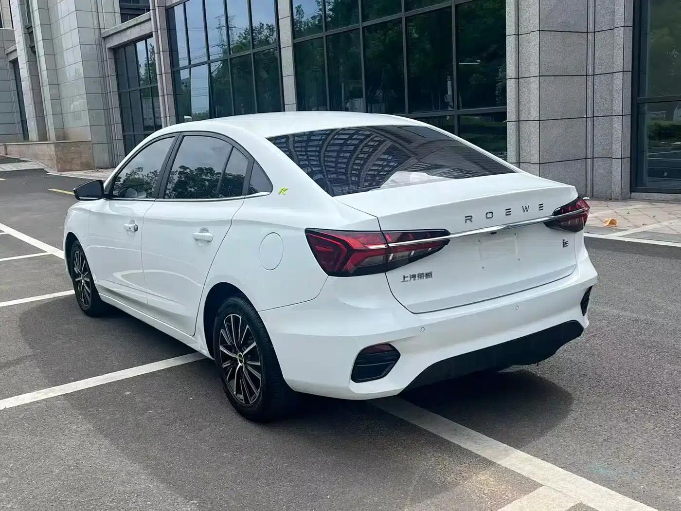 Roewe i5 2021 1.5L Manual Platinum Edition — миниатюра 4