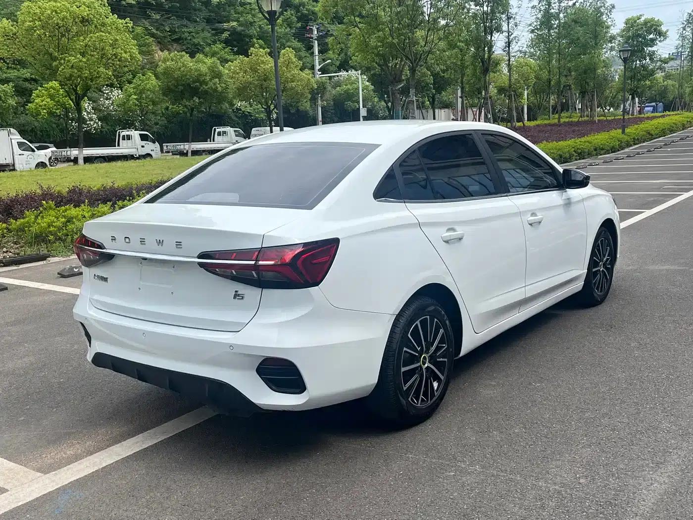 Roewe i5 2021 1.5L Manual Platinum Edition — миниатюра 6