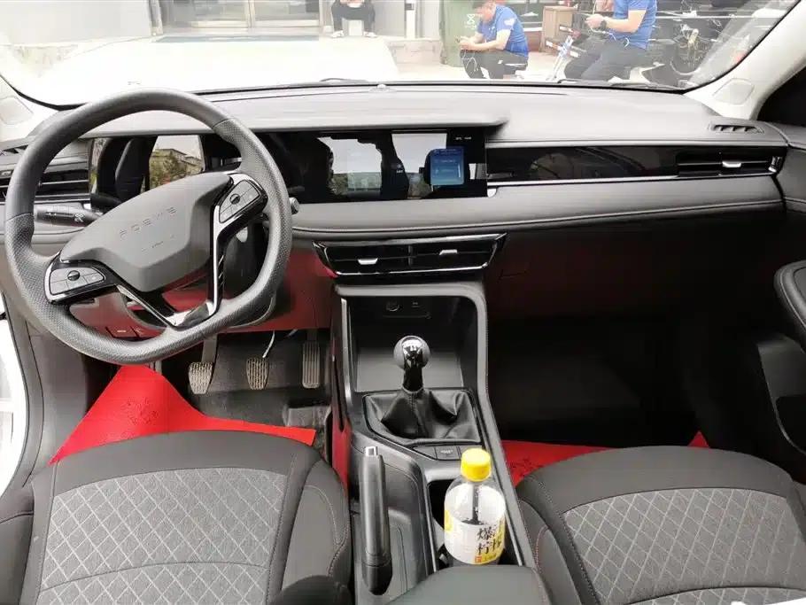 Roewe i5 2023 1.5L Manual Comfort Edition — миниатюра 12