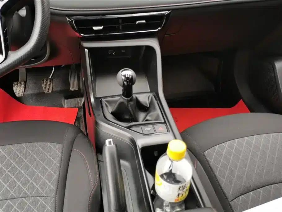 Roewe i5 2023 1.5L Manual Comfort Edition — миниатюра 16