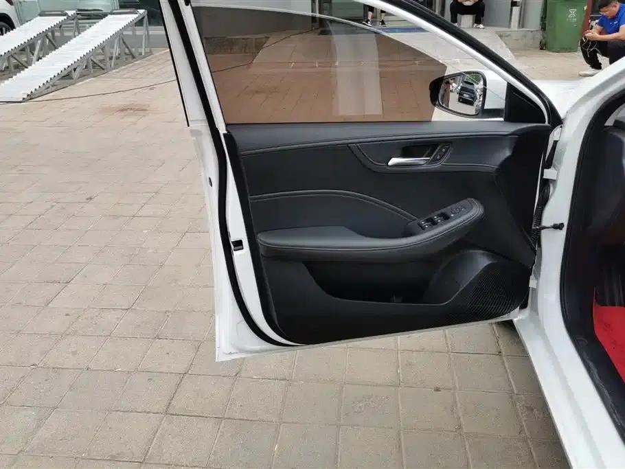 Roewe i5 2023 1.5L Manual Comfort Edition — миниатюра 7