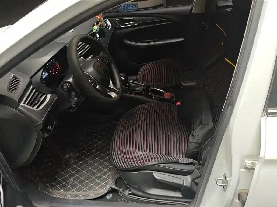 Roewe i5 2019 1.5L Automatic 4G Connected Flagship Edition — миниатюра 9
