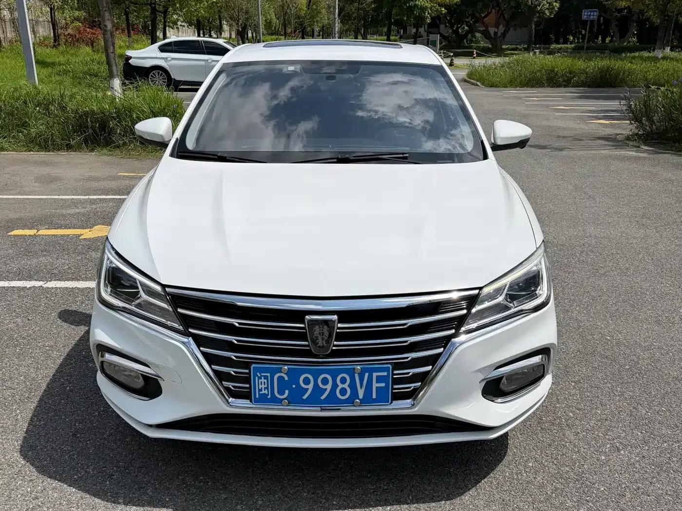 Roewe i5 2020 1.5L Automatic 4G Connected Leading Flagship Edition — миниатюра 1