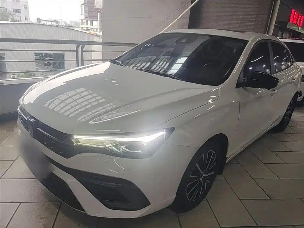 Roewe i5 2021 1.5L CVT Star Edition — миниатюра 2