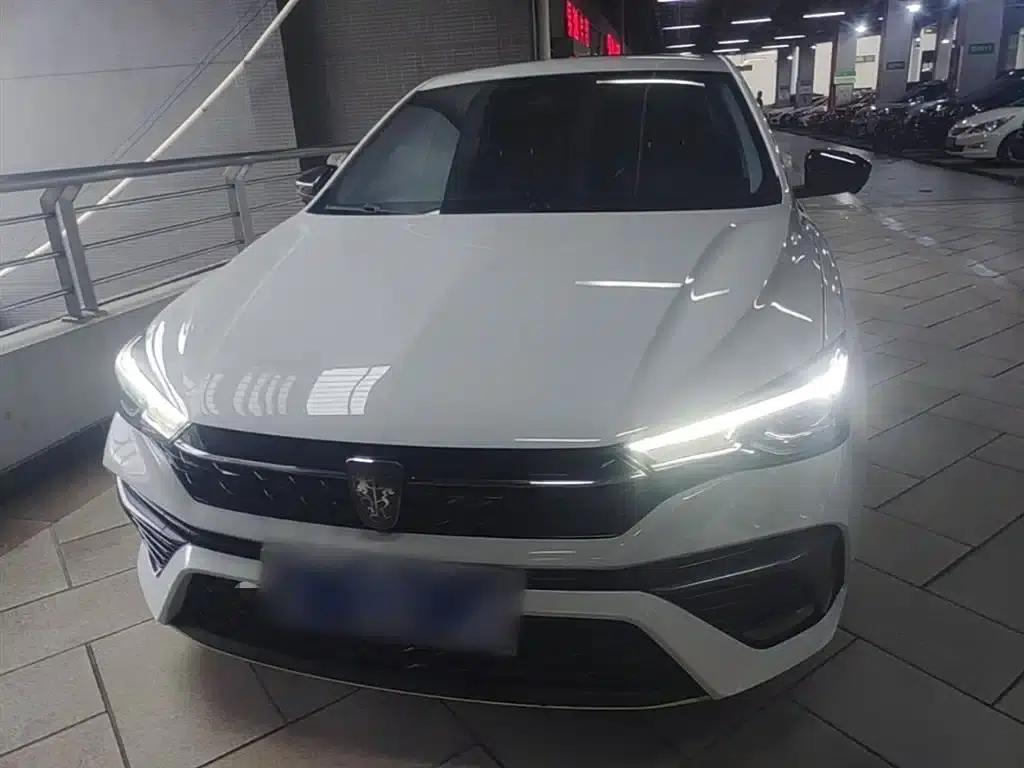 Roewe i5 2021 1.5L CVT Star Edition — миниатюра 3