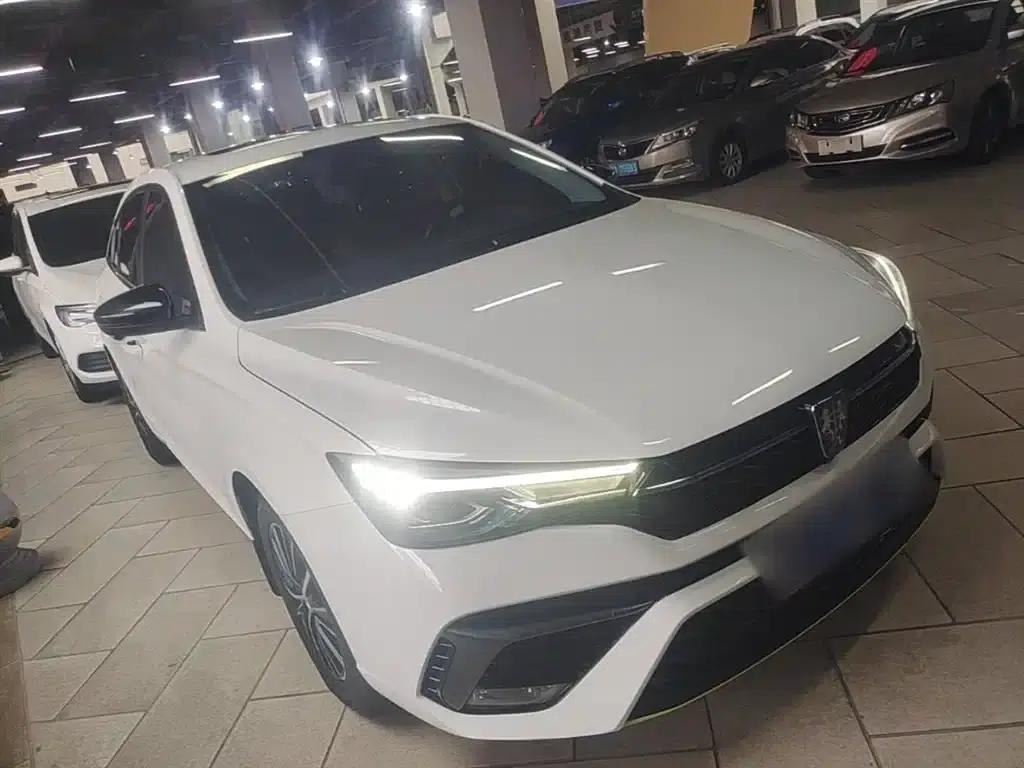 Roewe i5 2021 1.5L CVT Star Edition — миниатюра 4