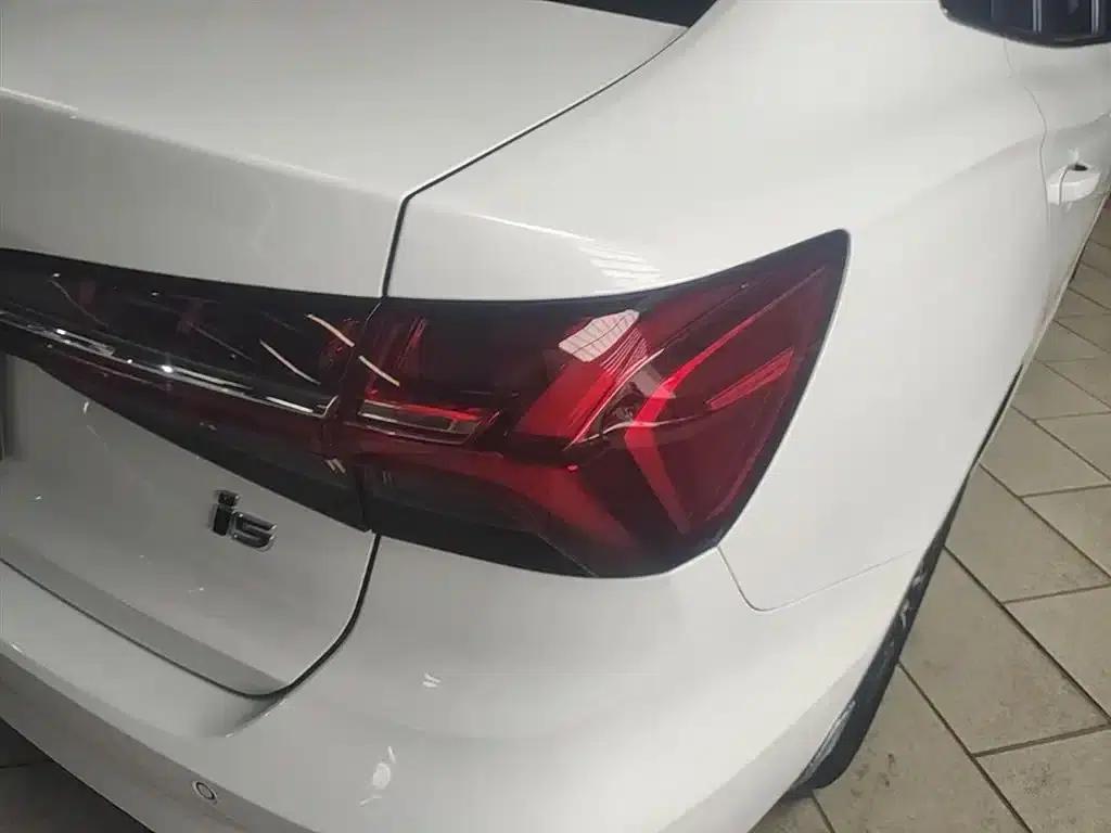 Roewe i5 2021 1.5L CVT Star Edition — миниатюра 8