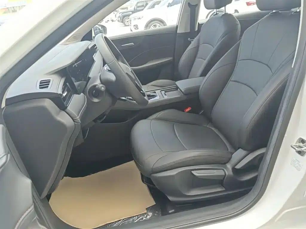 Roewe i5 2023 1.5L CVT Luxury Edition — миниатюра 15