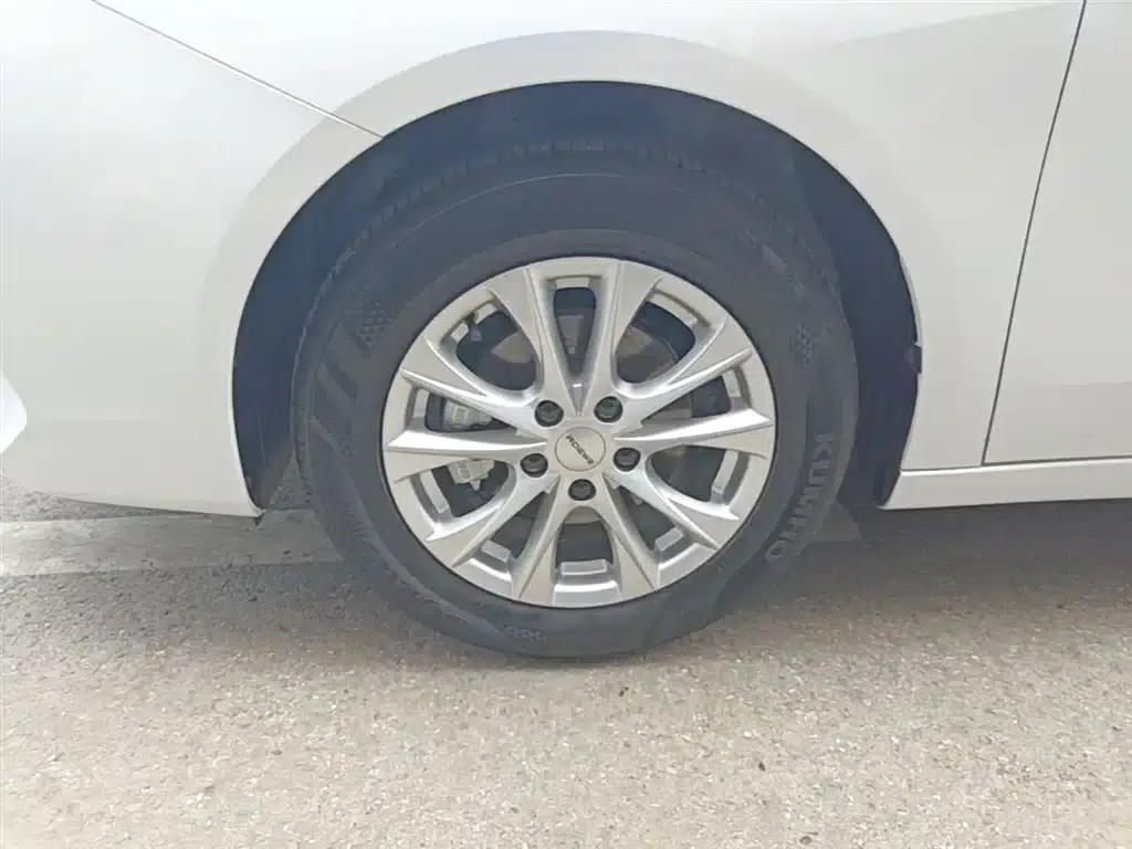 Roewe i5 2023 1.5L CVT Luxury Edition — миниатюра 23
