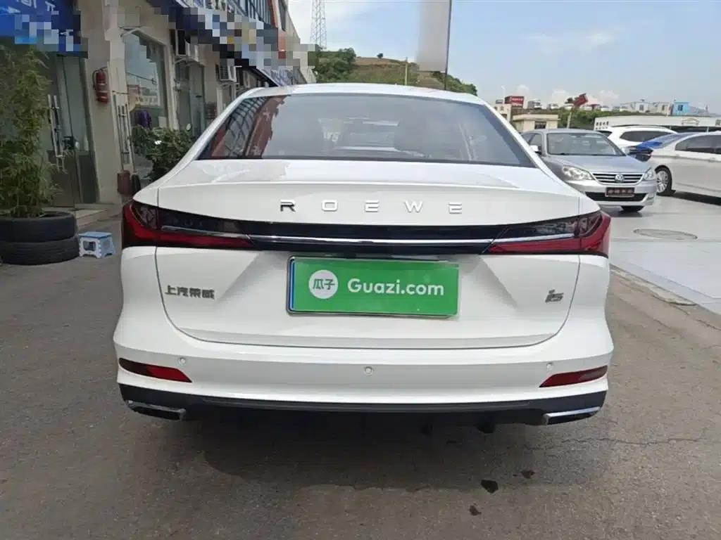Roewe i5 2023 1.5L CVT Luxury Edition — миниатюра 6