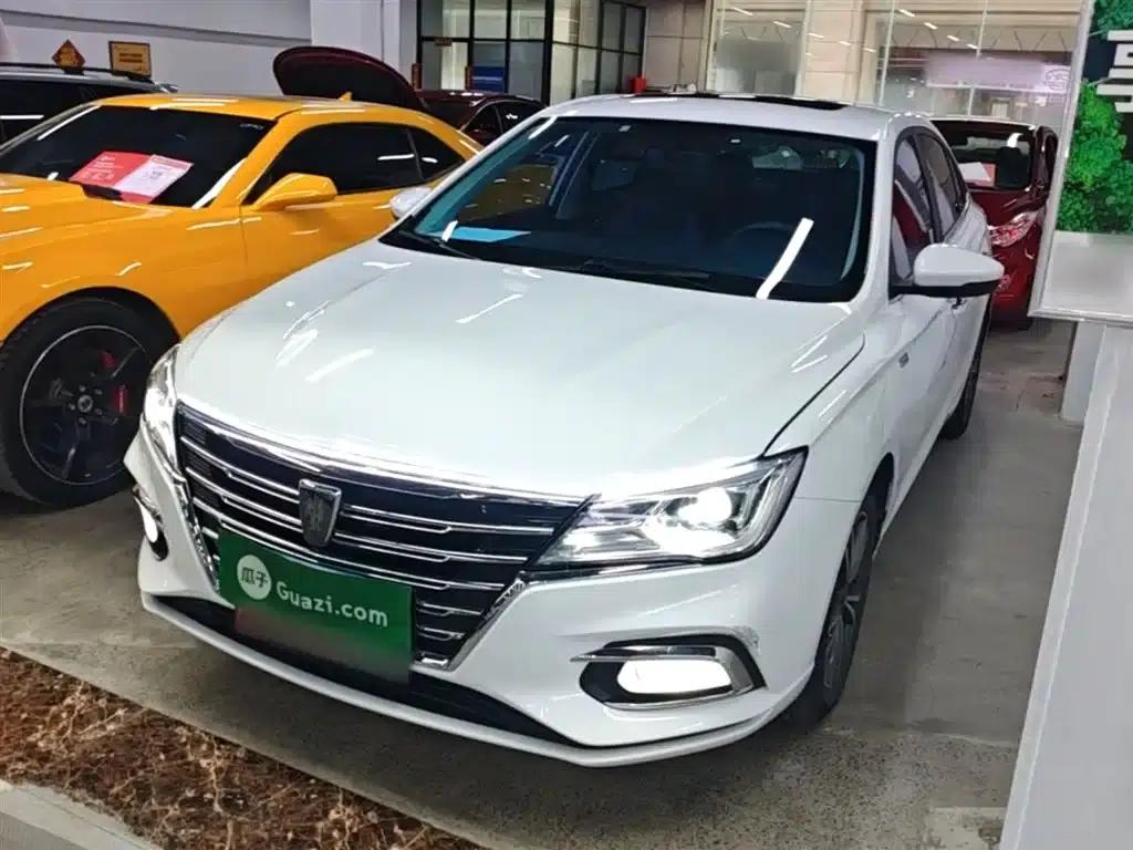 Roewe i5 2019 1.5L Manual 4G Connected Flagship Edition — миниатюра 2