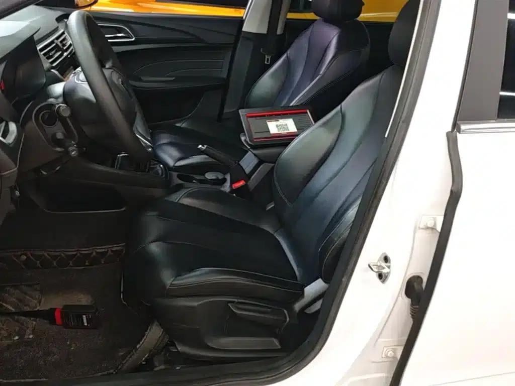 Roewe i5 2019 1.5L Manual 4G Connected Flagship Edition — миниатюра 15
