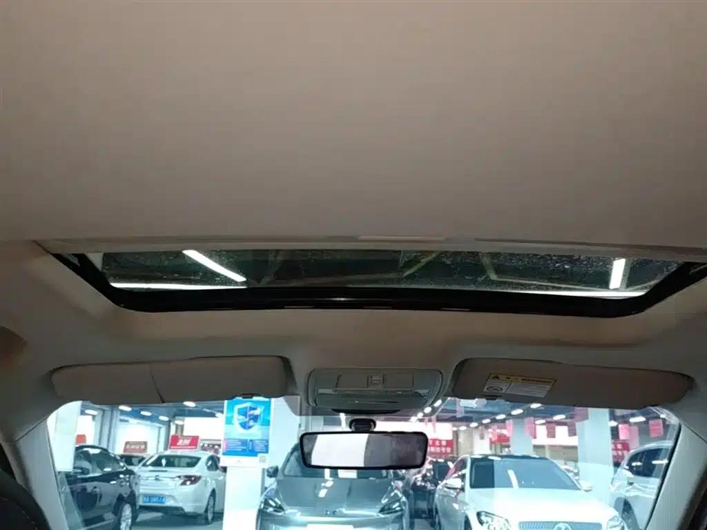 Roewe i5 2019 1.5L Manual 4G Connected Flagship Edition — миниатюра 18