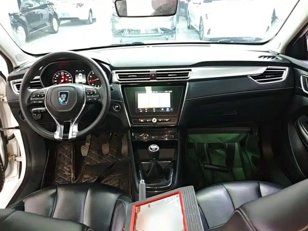 Roewe i5 2019 1.5L Manual 4G Connected Flagship Edition — миниатюра 10