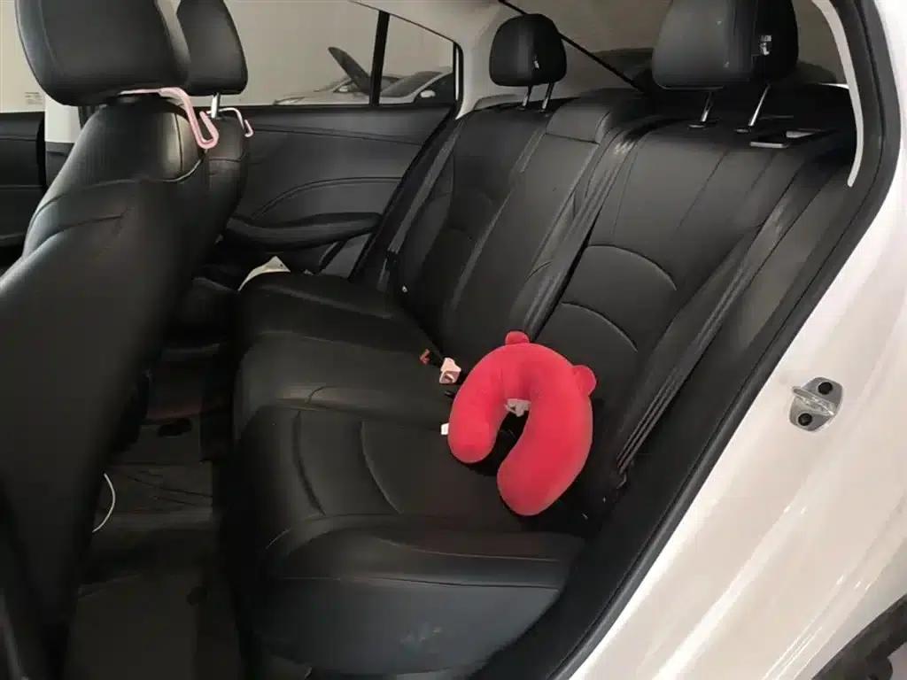 Roewe i5 2023 1.5L CVT Luxury Edition — миниатюра 17