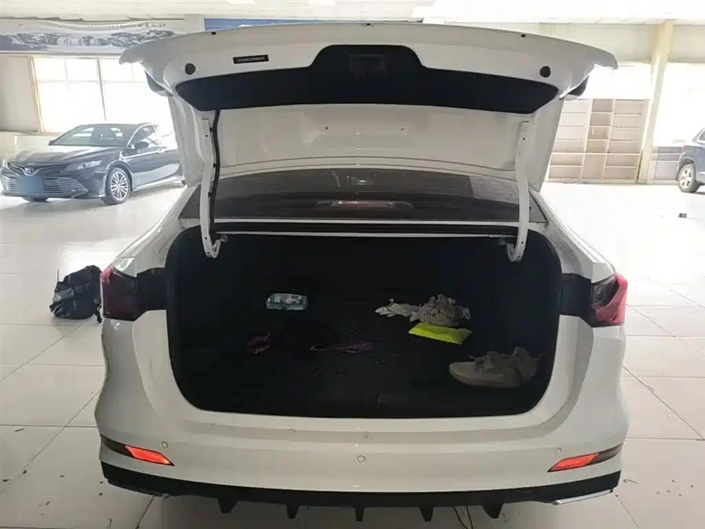 Roewe i5 2023 1.5L CVT Luxury Edition — миниатюра 19