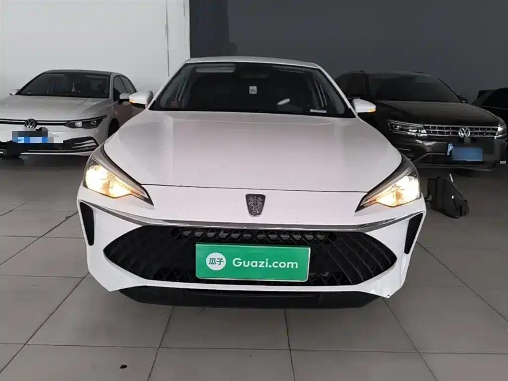 Roewe i5 2023 1.5L CVT Luxury Edition — миниатюра 3