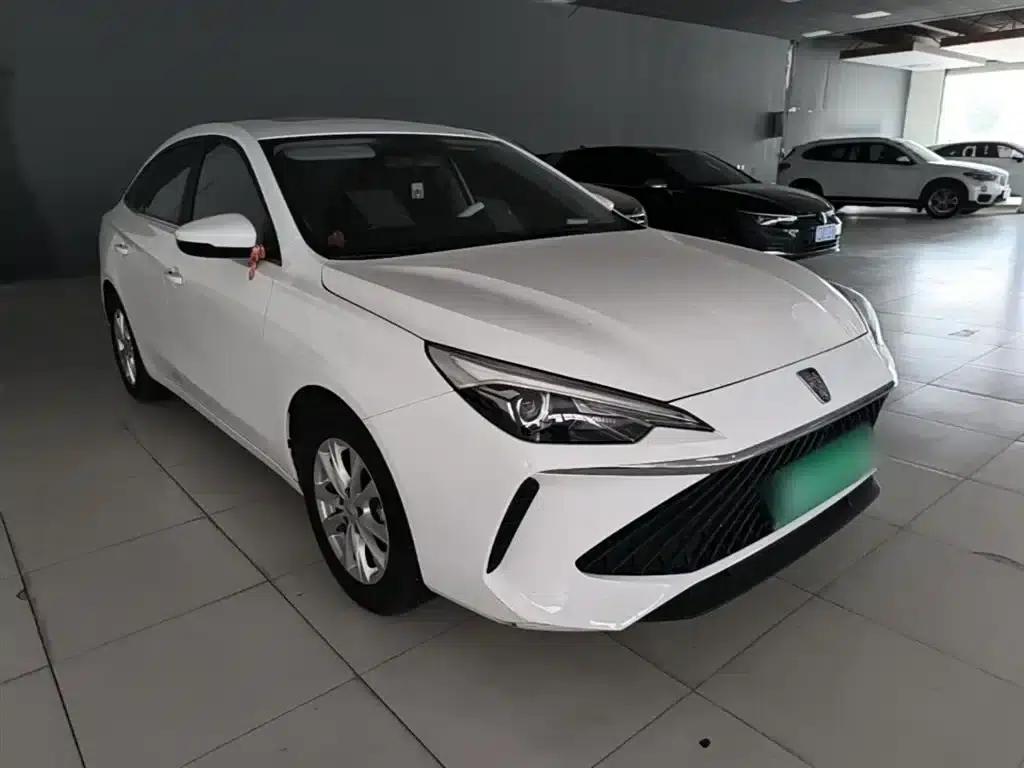 Roewe i5 2023 1.5L CVT Luxury Edition — миниатюра 4