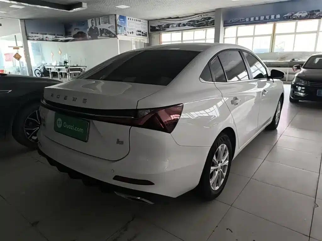 Roewe i5 2023 1.5L CVT Luxury Edition — миниатюра 7