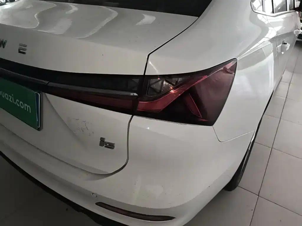 Roewe i5 2023 1.5L CVT Luxury Edition — миниатюра 8