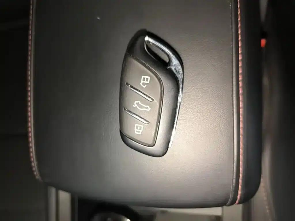 Roewe i5 2023 1.5L CVT Luxury Edition — миниатюра 9